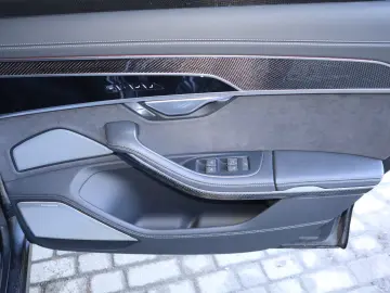 AUDI A8L 60 TFSIe lang exclusive B&O