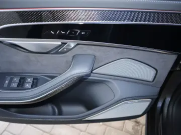 AUDI A8L 60 TFSIe lang exclusive B&O