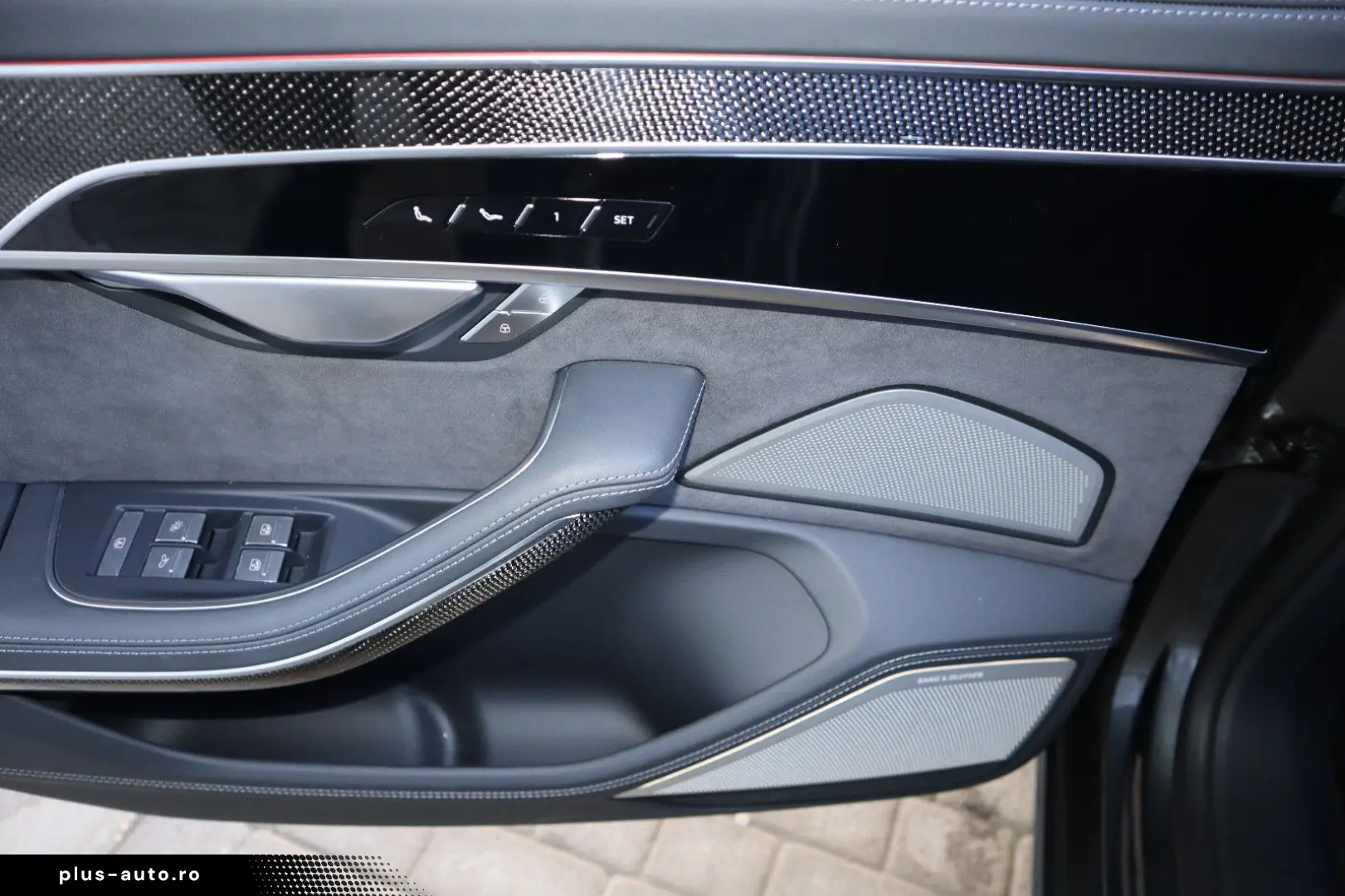 AUDI A8L 60 TFSIe lang exclusive B&O