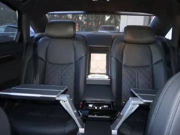 AUDI A8L 60 TFSIe lang exclusive B&O