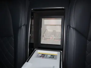 AUDI A8L 60 TFSIe lang exclusive B&O