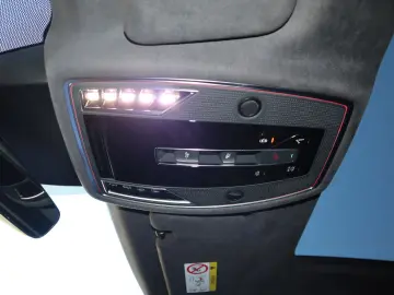 AUDI A8L 60 TFSIe lang exclusive B&O