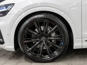 AUDI Q8 50 TDI quattro competition AHK Pano 23''