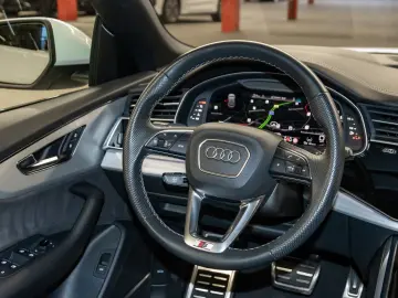 AUDI Q8 50 TDI quattro competition AHK Pano 23''