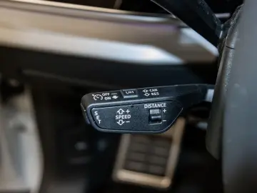 AUDI Q8 50 TDI quattro competition AHK Pano 23''