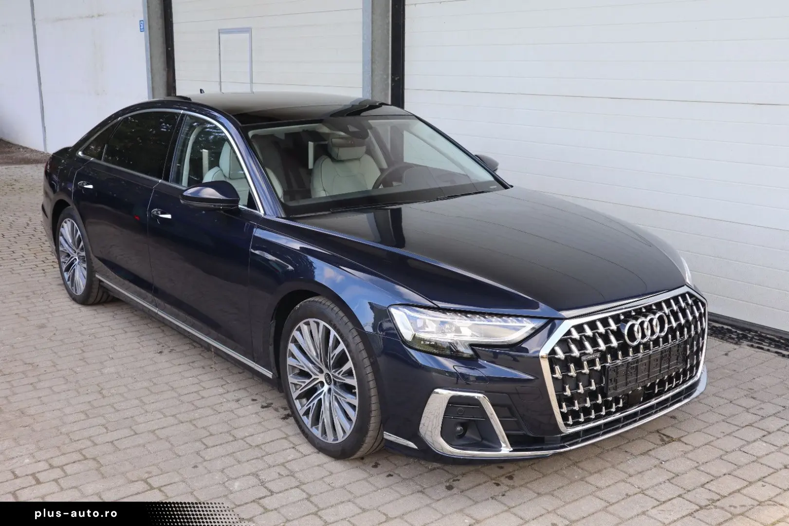 AUDI A8L 60 TFSIe Lang EXCLUSIVE UNICAT