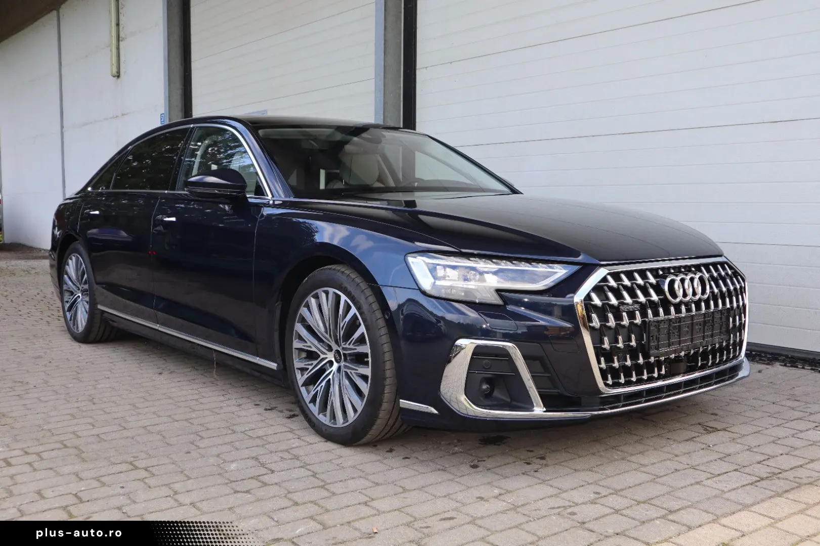 AUDI A8L 60 TFSIe Lang EXCLUSIVE UNICAT