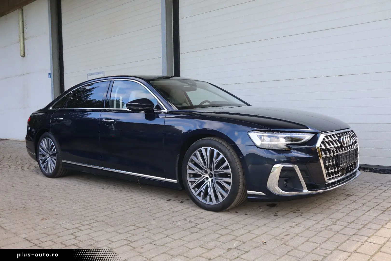 AUDI A8L 60 TFSIe Lang EXCLUSIVE UNICAT