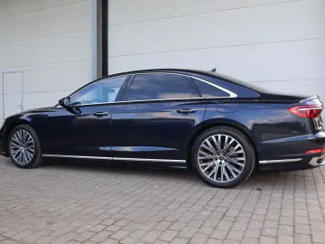 AUDI A8L 60 TFSIe Lang EXCLUSIVE UNICAT