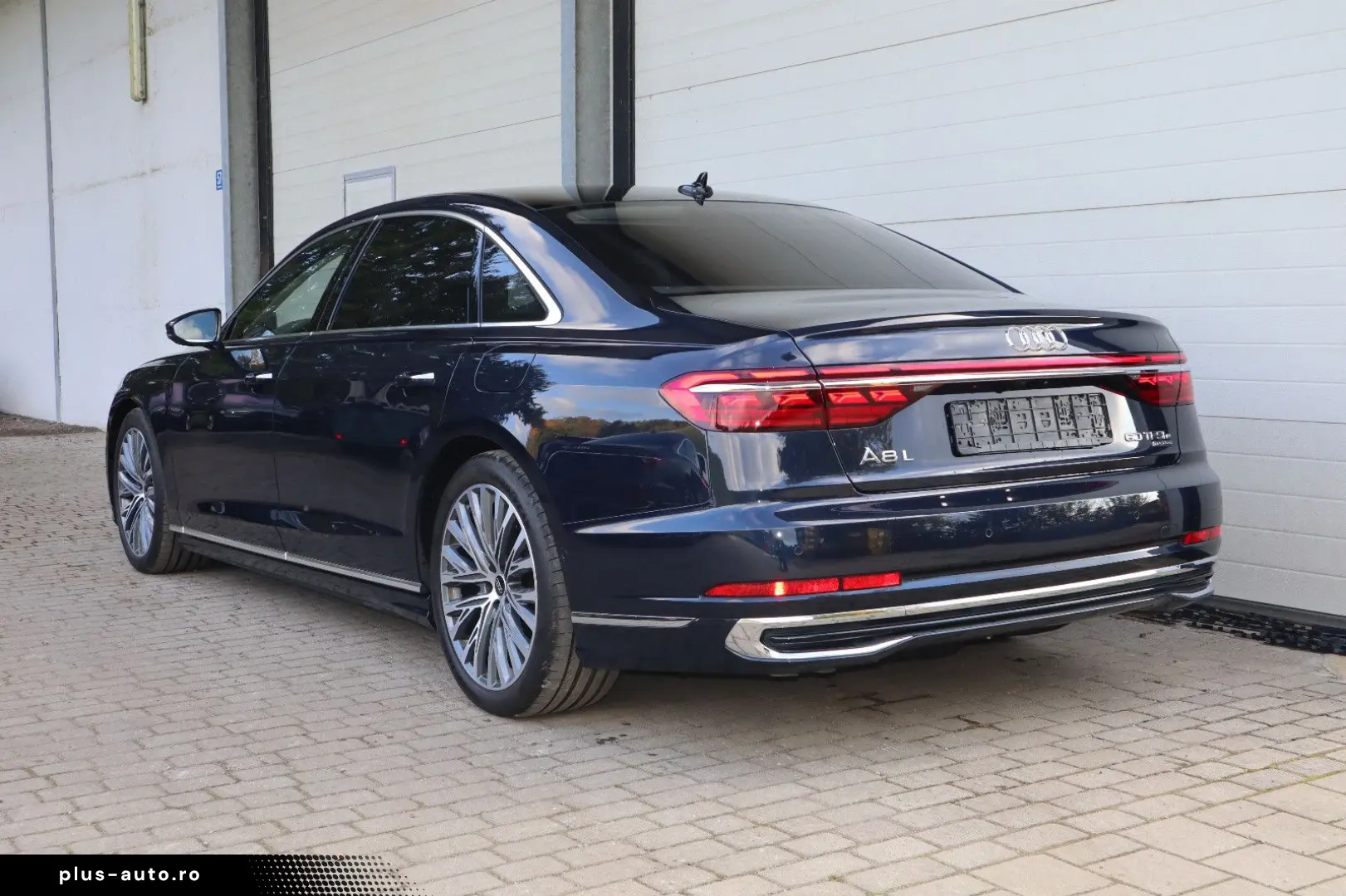 AUDI A8L 60 TFSIe Lang EXCLUSIVE UNICAT