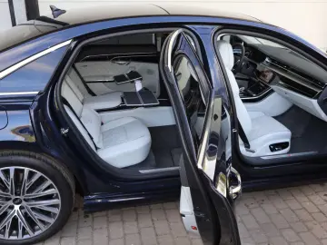 AUDI A8L 60 TFSIe Lang EXCLUSIVE UNICAT