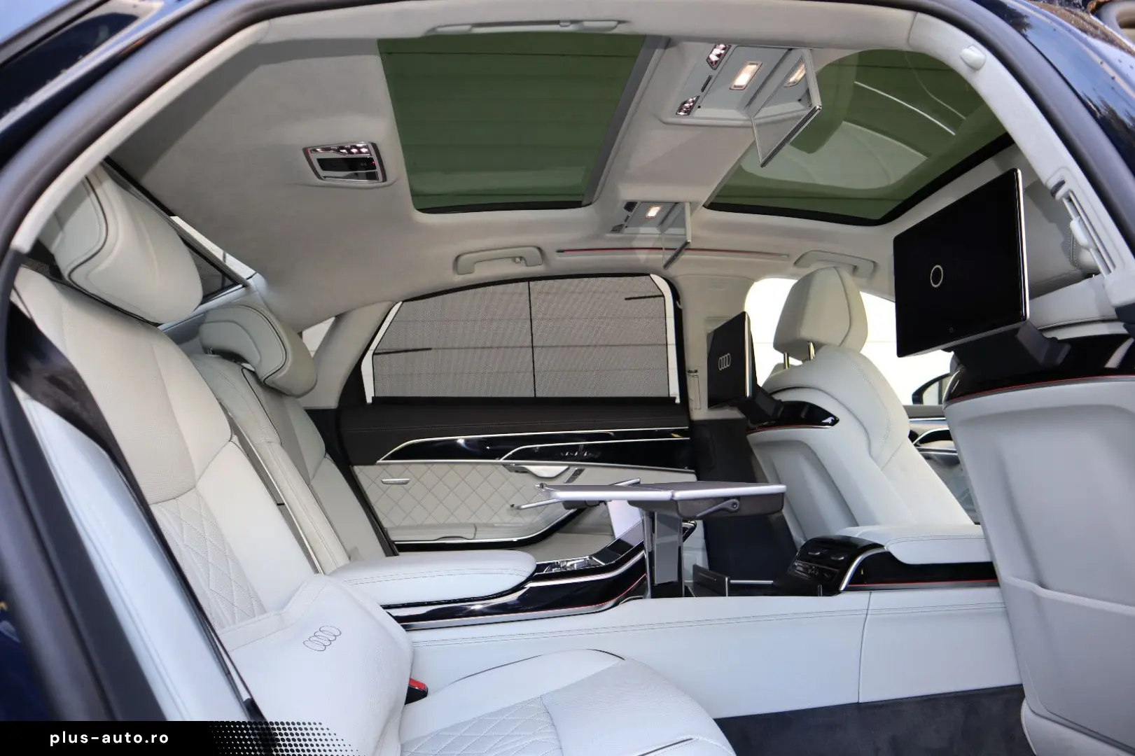 AUDI A8L 60 TFSIe Lang EXCLUSIVE UNICAT