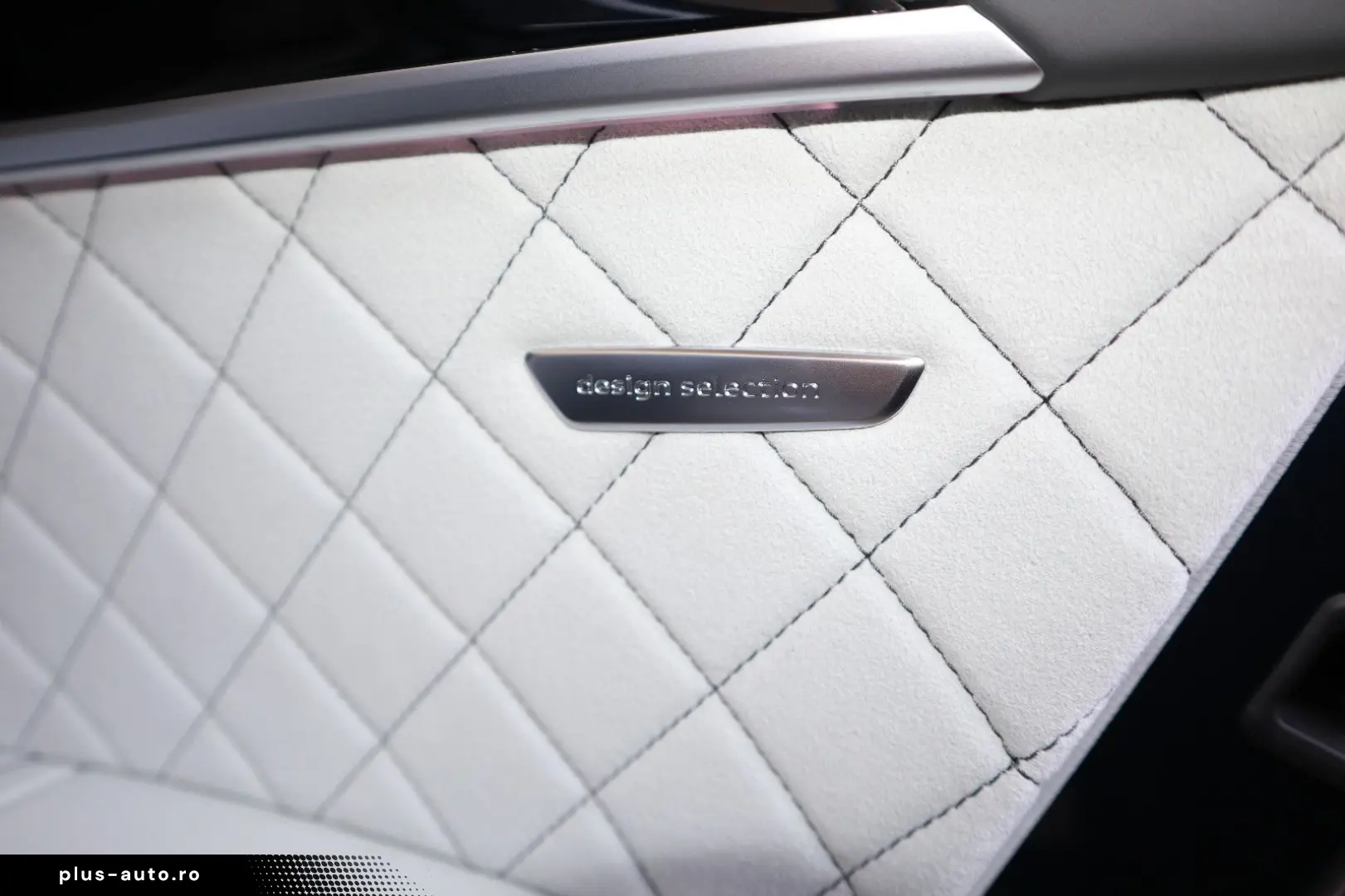 AUDI A8L 60 TFSIe Lang EXCLUSIVE UNICAT