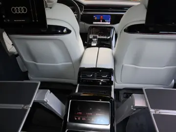 AUDI A8L 60 TFSIe Lang EXCLUSIVE UNICAT