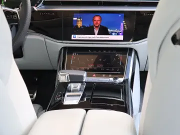 AUDI A8L 60 TFSIe Lang EXCLUSIVE UNICAT