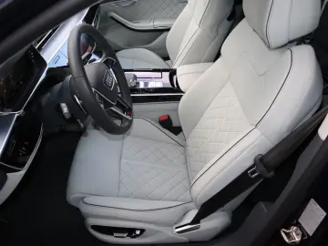AUDI A8L 60 TFSIe Lang EXCLUSIVE UNICAT