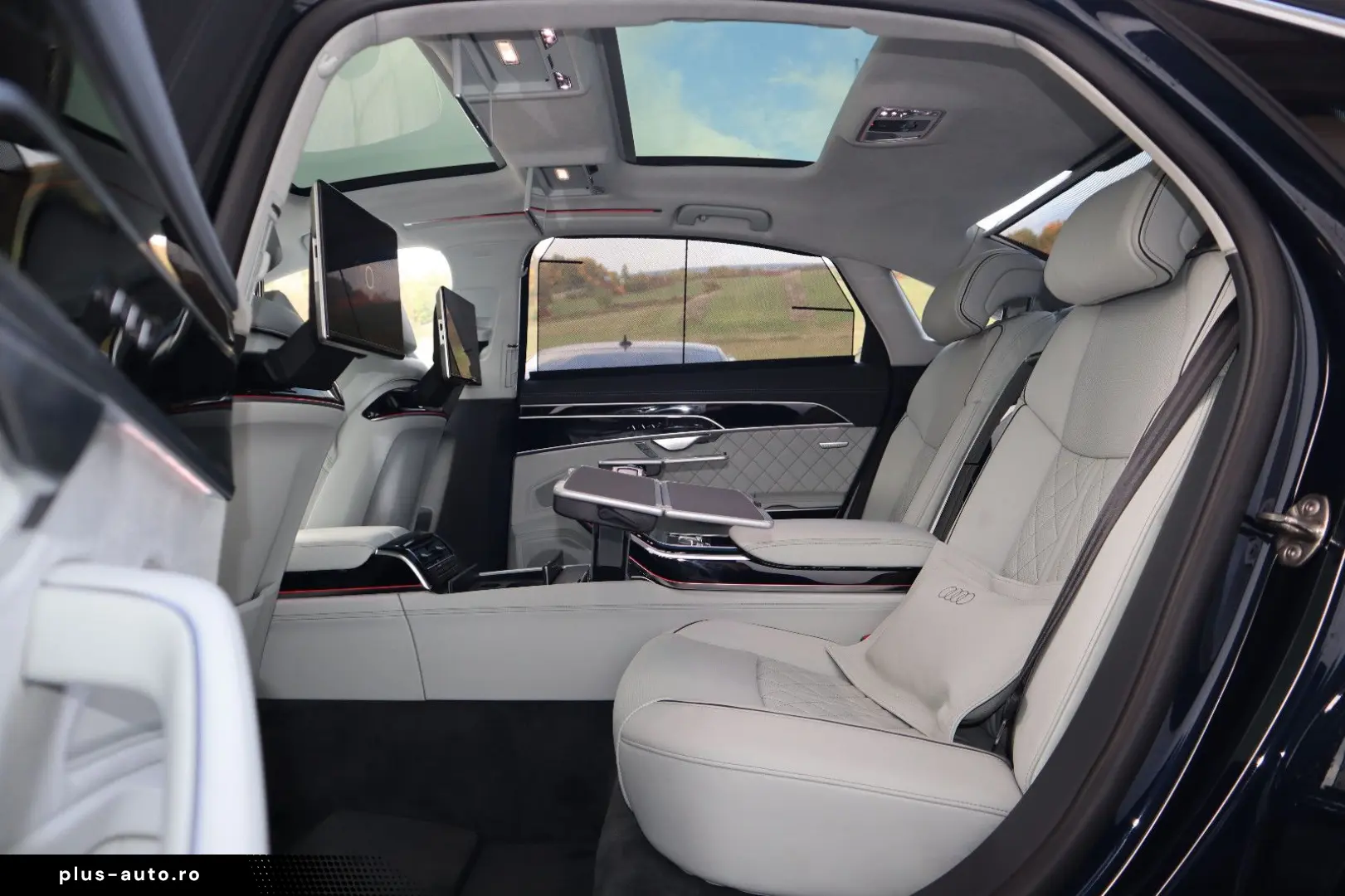 AUDI A8L 60 TFSIe Lang EXCLUSIVE UNICAT