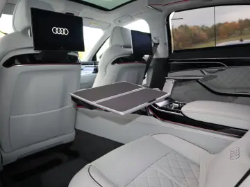 AUDI A8L 60 TFSIe Lang EXCLUSIVE UNICAT