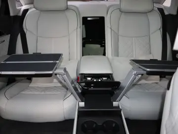 AUDI A8L 60 TFSIe Lang EXCLUSIVE UNICAT