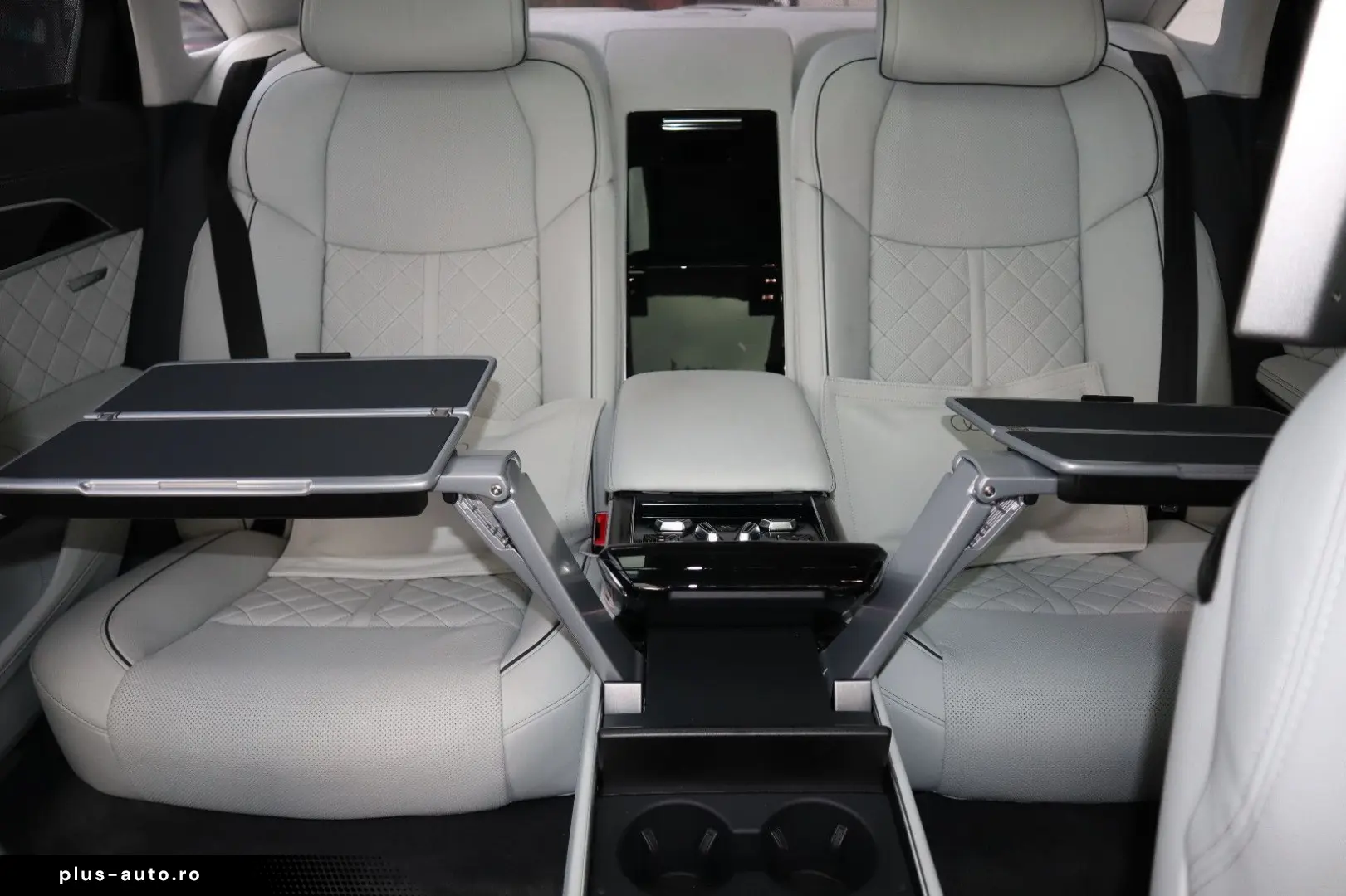 AUDI A8L 60 TFSIe Lang EXCLUSIVE UNICAT