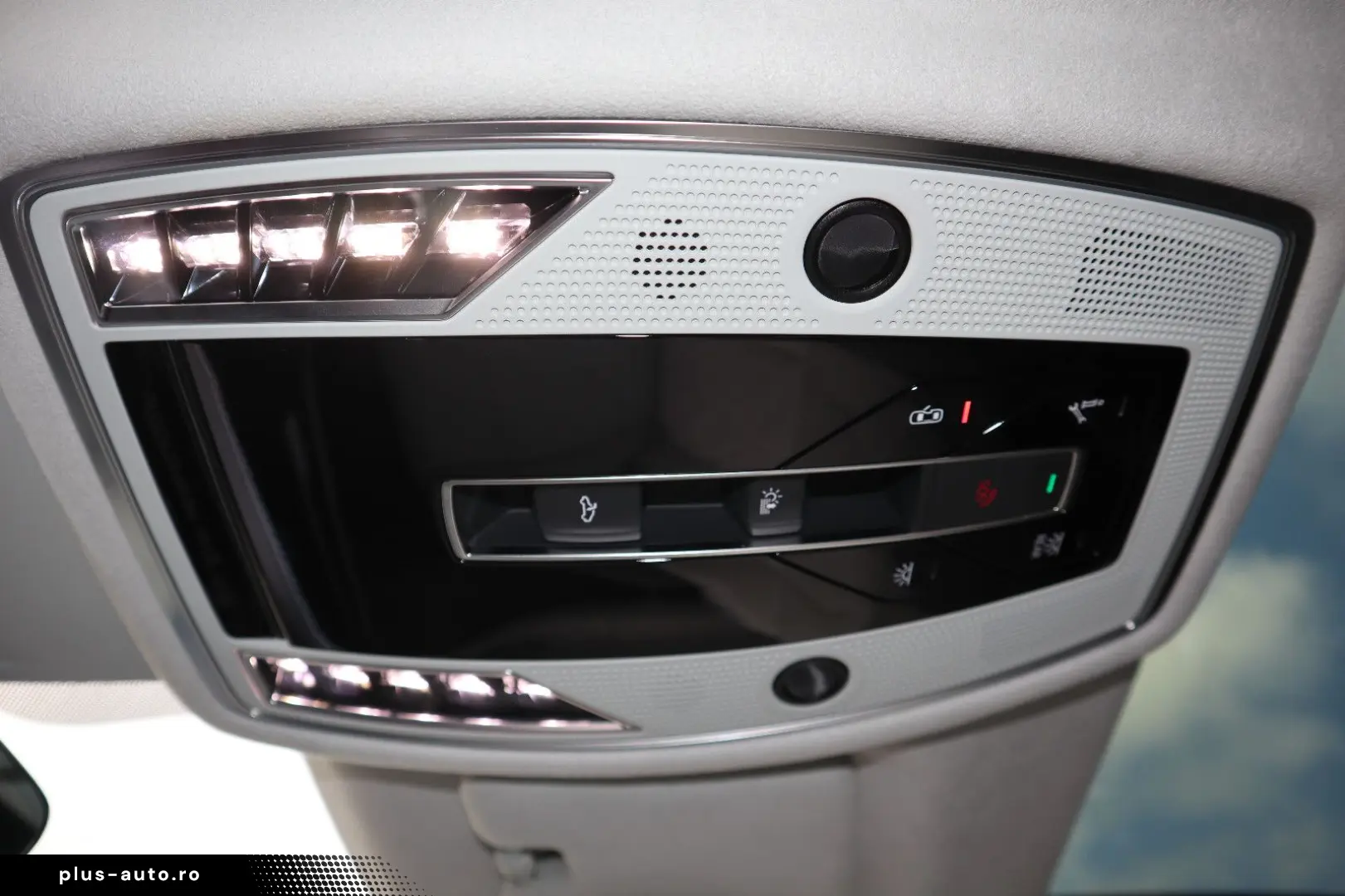 AUDI A8L 60 TFSIe Lang EXCLUSIVE UNICAT