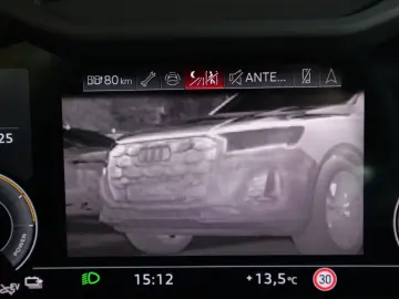 AUDI A8L 60 TFSIe Lang EXCLUSIVE UNICAT