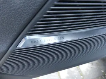 AUDI Q8 50 TDI quattro S-Line PANO STNDHZ S-SITZE HUD