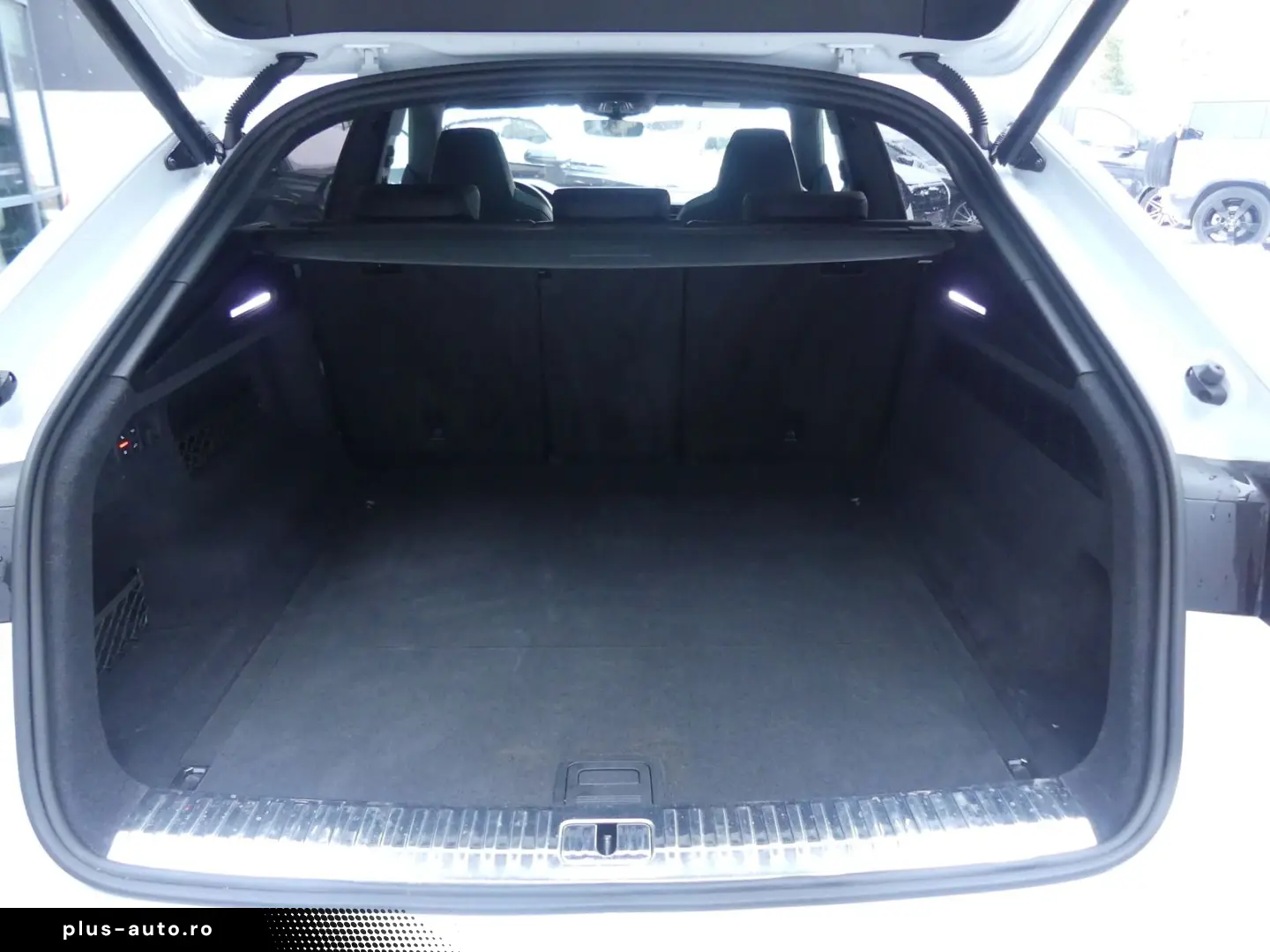 AUDI Q8 50 TDI quattro S-Line PANO STNDHZ S-SITZE HUD