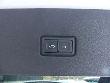 AUDI Q8 50 TDI quattro S-Line PANO STNDHZ S-SITZE HUD