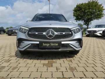 MERCEDES-BENZ GLC 220 d 4M AMG Line Advanced Pano-Dach AHK
