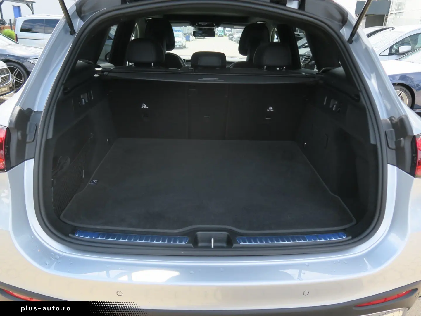 MERCEDES-BENZ GLC 220 d 4M AMG Line Advanced Pano-Dach AHK