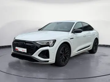 AUDI Q8 Sportback 55 e-tron S-line Matrix AHK Pano AC