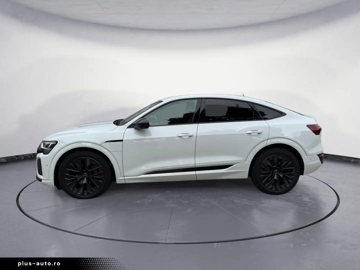 AUDI Q8 Sportback 55 e-tron S-line Matrix AHK Pano AC