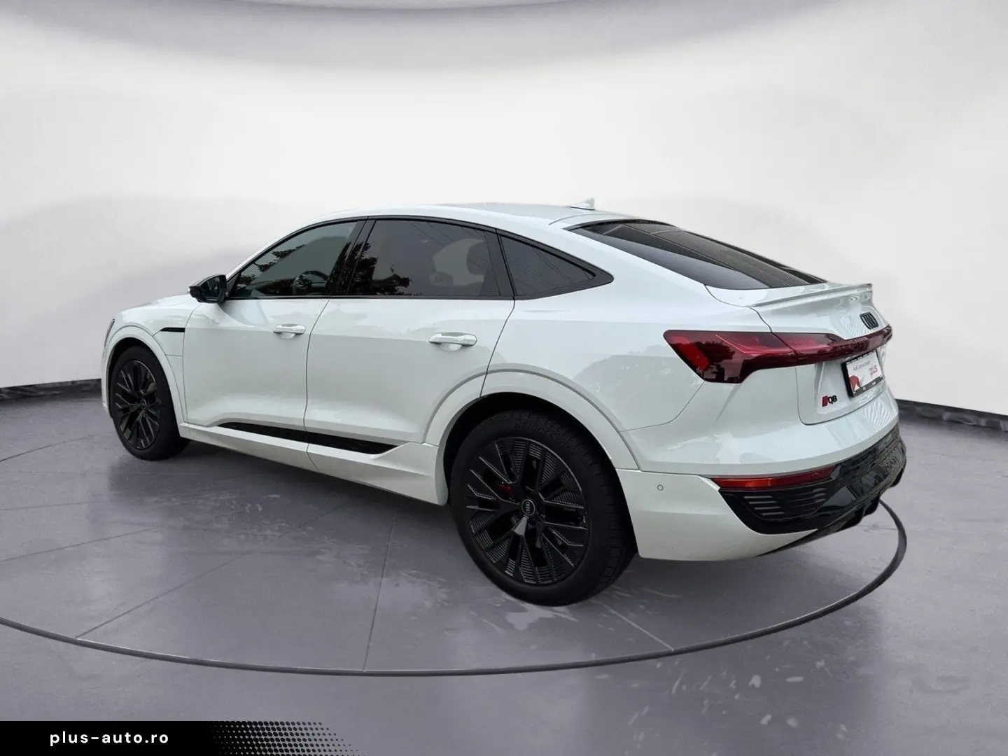 AUDI Q8 Sportback 55 e-tron S-line Matrix AHK Pano AC