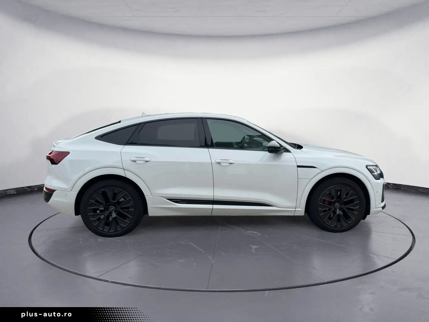 AUDI Q8 Sportback 55 e-tron S-line Matrix AHK Pano AC