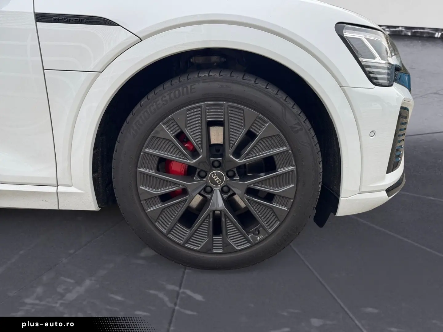 AUDI Q8 Sportback 55 e-tron S-line Matrix AHK Pano AC