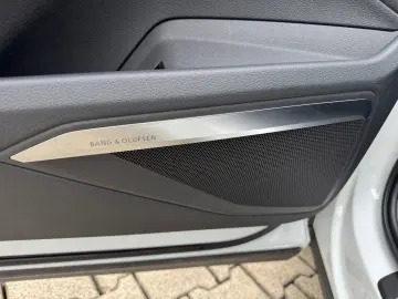 AUDI Q8 Sportback 55 e-tron S-line Matrix AHK Pano AC