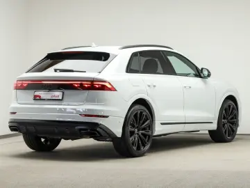 AUDI Q8 55 TFSI 2 x S line Pano Assist Matrix B&O