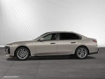 BMW 740d xDrive M Sport AHK SkyLounge Autobahnass.