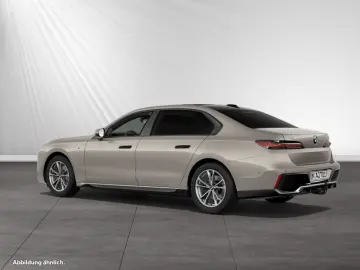 BMW 740d xDrive M Sport AHK SkyLounge Autobahnass.