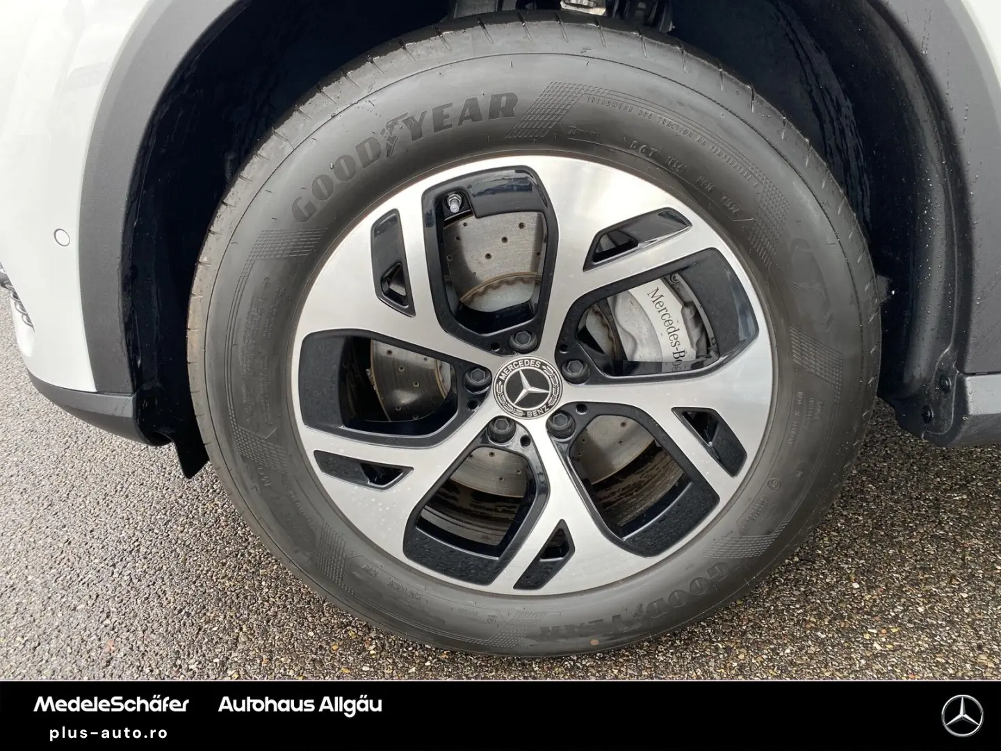 MERCEDES-BENZ GLC 300 e 4M Avantgarde Pano LEDER Memory AHK