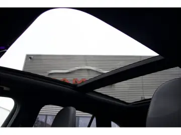 MERCEDES-BENZ GLC 300 e 4M AMG Premium DISTRO Pano 3&hellip;