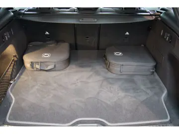 MERCEDES-BENZ GLC 300 e 4M AMG Premium DISTRO Pano 3&hellip;