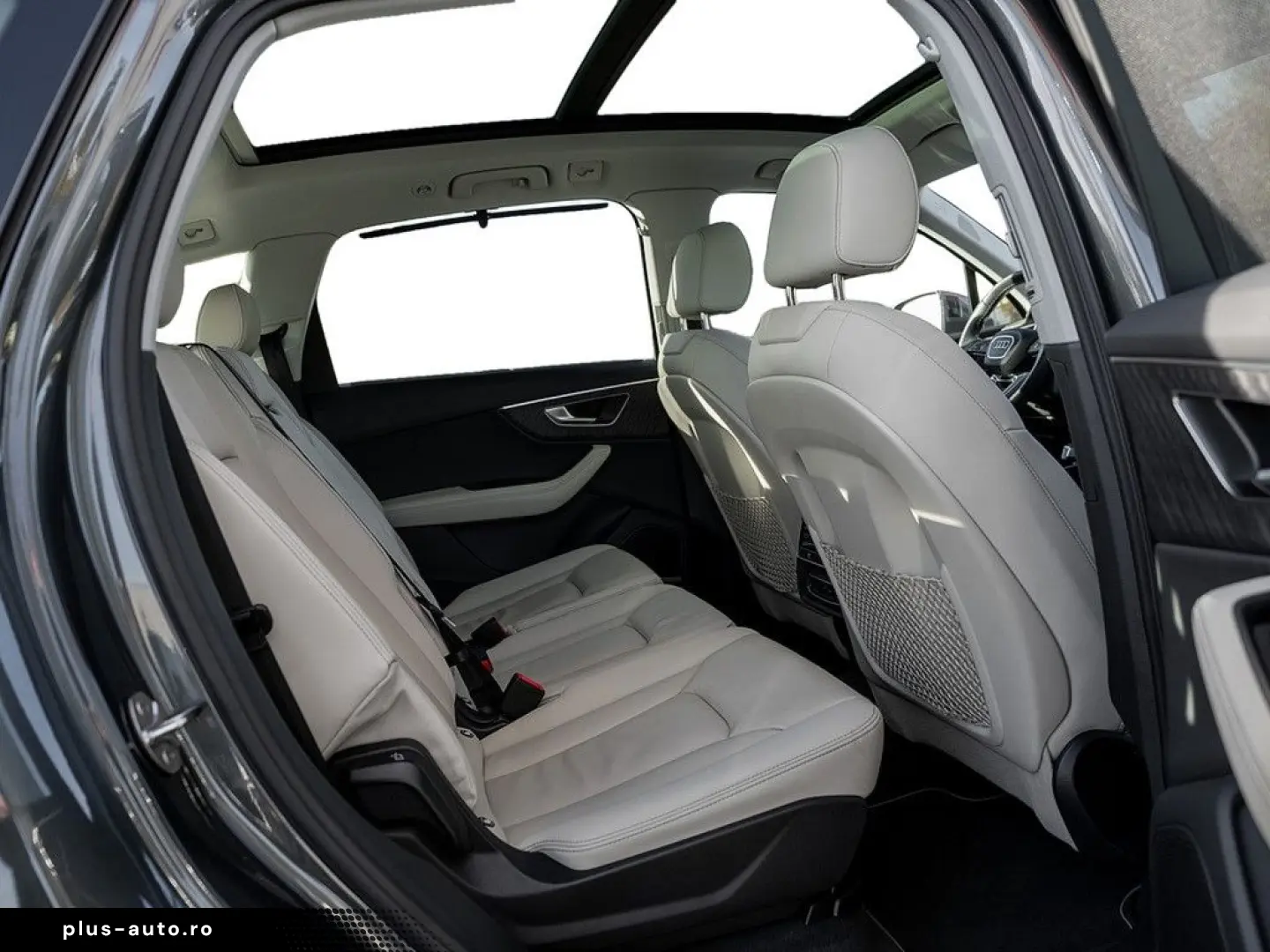 AUDI Q7 55 TFSIe quattro S line PANO