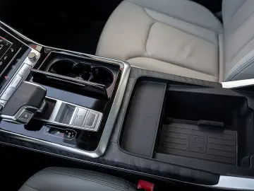 AUDI Q7 55 TFSIe quattro S line PANO