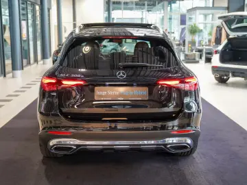MERCEDES-BENZ GLC 300 e 4M AVANTGARDE Panoramadach DISTRONIC