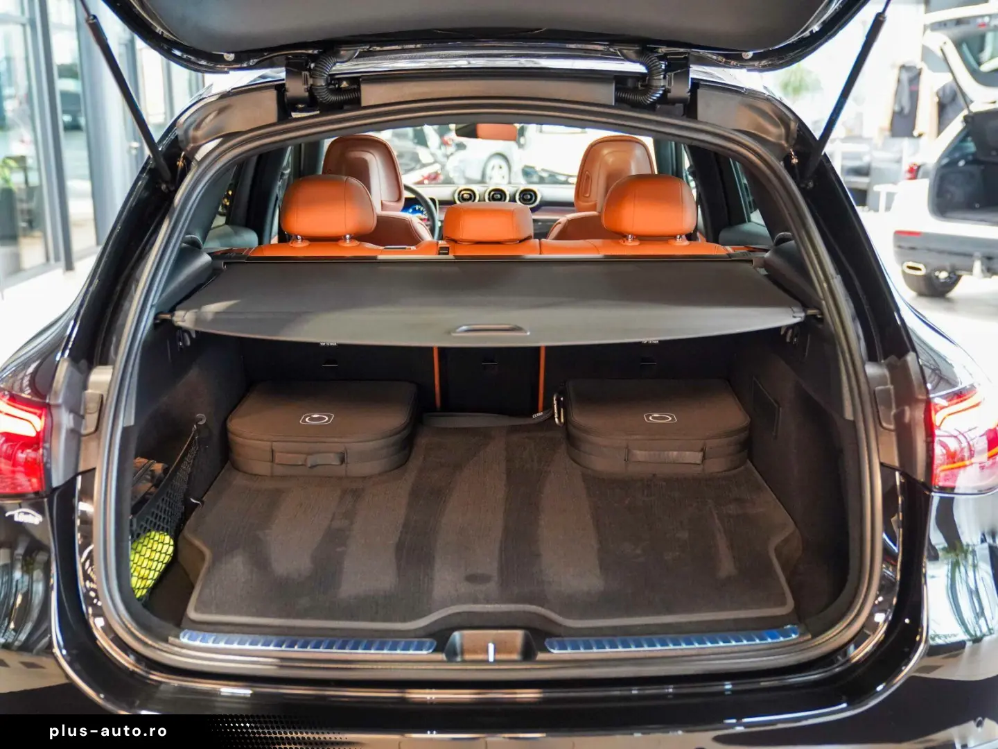 MERCEDES-BENZ GLC 300 e 4M AVANTGARDE Panoramadach DISTRONIC