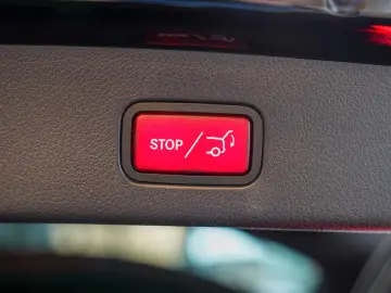 MERCEDES-BENZ GLC 300 e 4M AVANTGARDE Panoramadach DISTRONIC