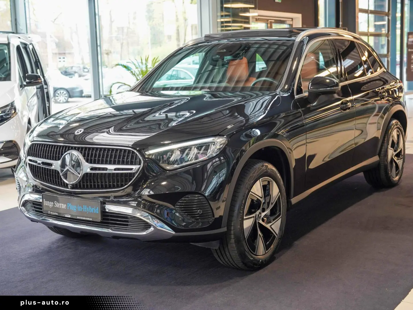 MERCEDES-BENZ GLC 300 e 4M AVANTGARDE Panoramadach DISTRONIC
