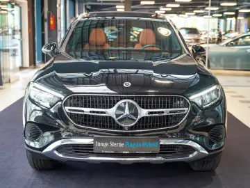 MERCEDES-BENZ GLC 300 e 4M AVANTGARDE Panoramadach DISTRONIC